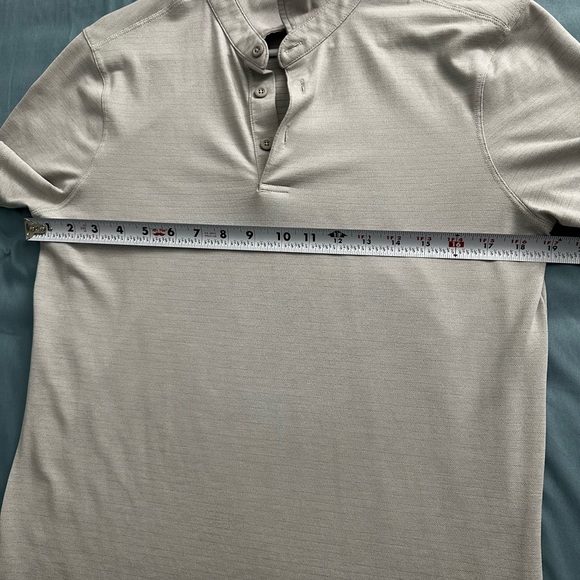 Lululemon evolution polo medium - Picture 2 of 5